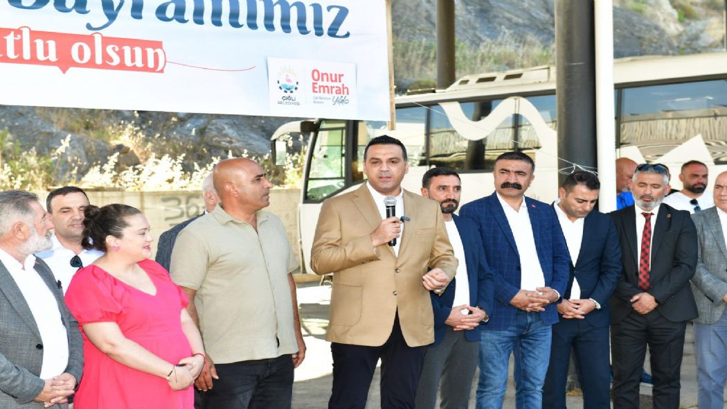 Bakan Yldz, mesai arkadalaryla bayramlat