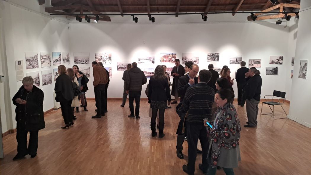 Mert R�stem, D�rd�nc� Foto�raf Sergisini Atina�da 