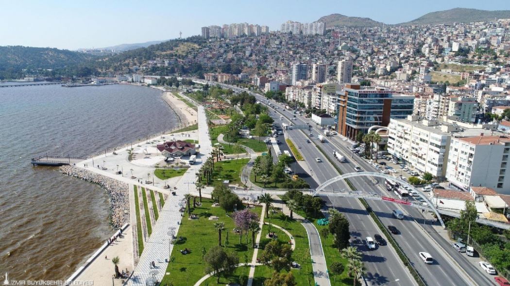 zmirin afet sonras toplanma alanlarnn analizi yapld.