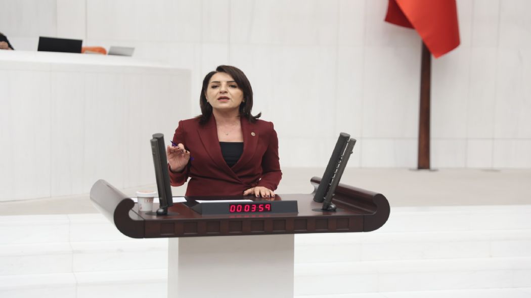 EMEKL�YE REVA G�R�LEN ZAM, YOKSULLU�UN G�NCELLENM�� TAR�FES�D�R.