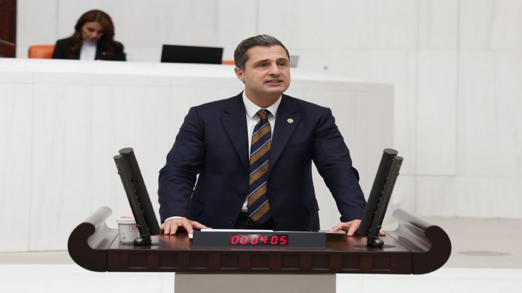 �ZM�R��N TAR�H� B�NALARINA VAKIFLAR GENEL M�D�RL��� EL�YLE ��KT�LER�