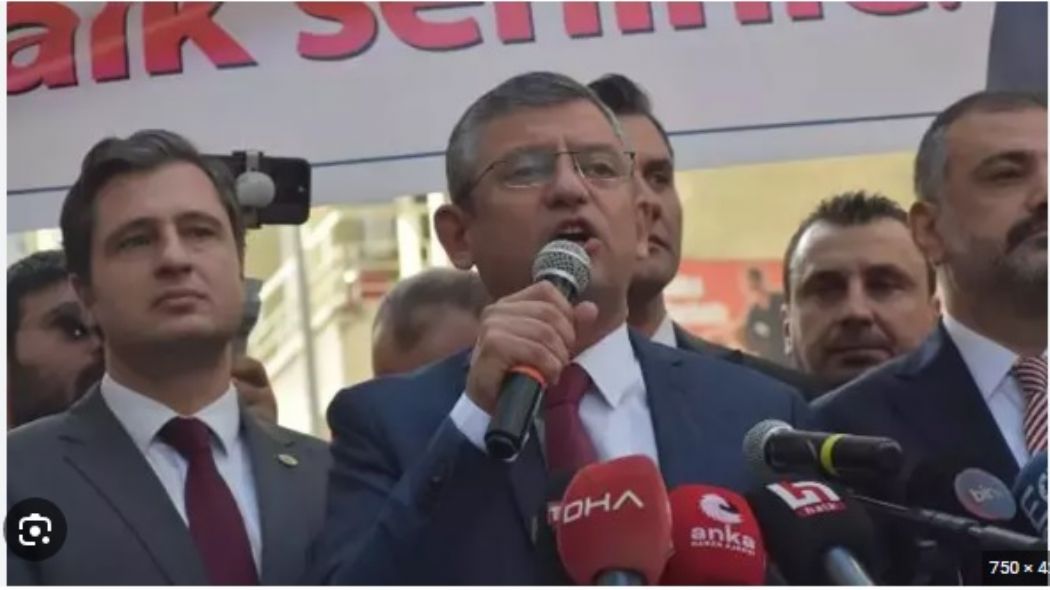 CHP Genel Başkanı Özgür ÖZEL İzmir de...