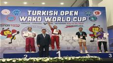 Bayrakll sporcu dnya ampiyonu oldu